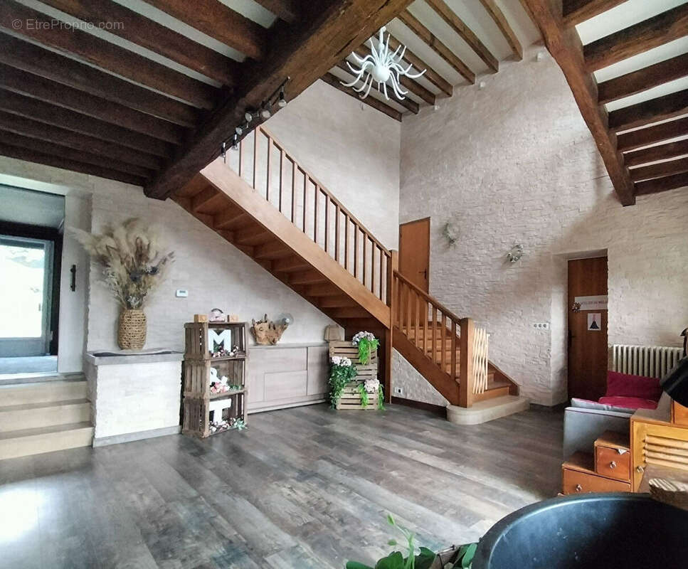 Maison en vente sur terrain de 2 132 m² - photo 4