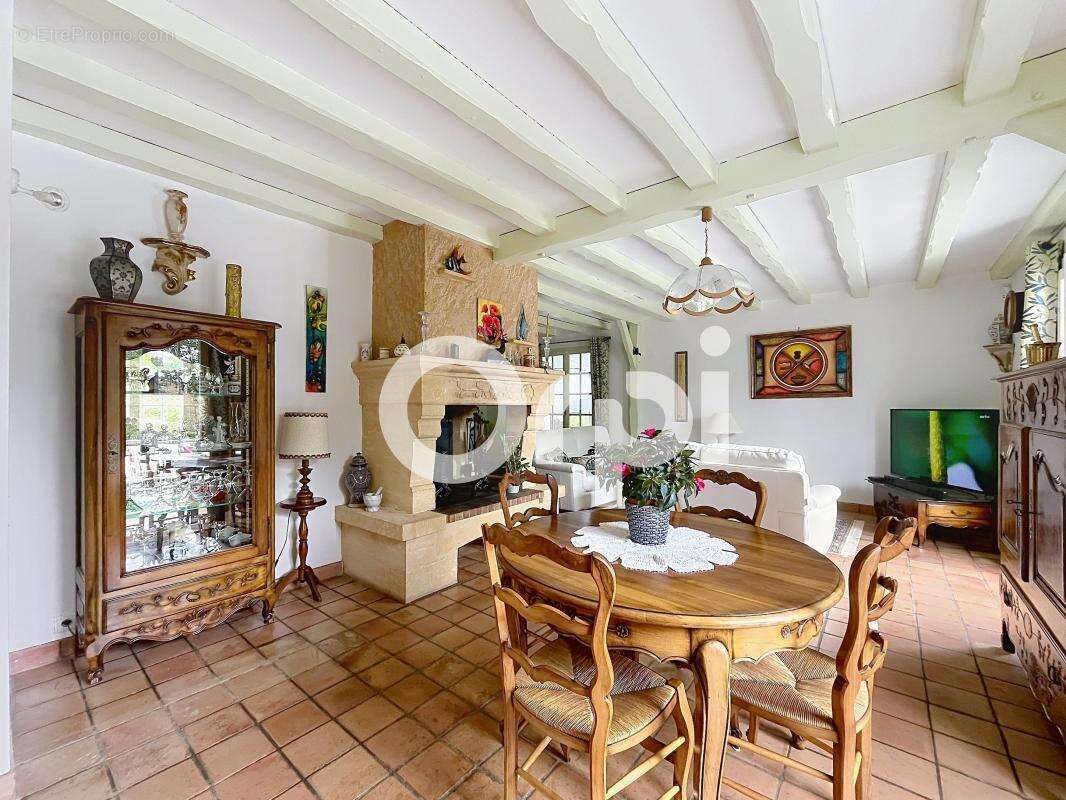 Maison à LA CHAPELLE-AUX-BROCS
