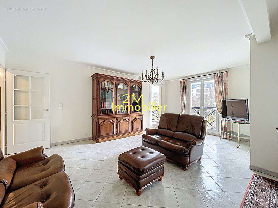 Appartement à DAMMARIE-LES-LYS