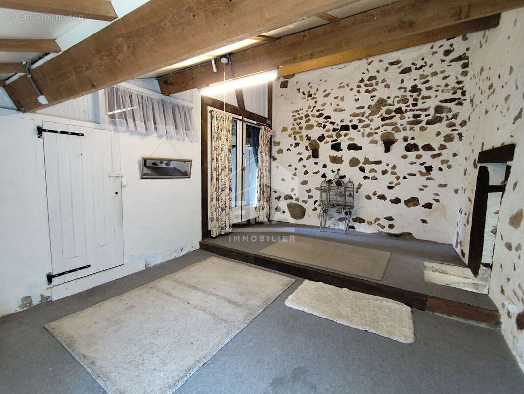 Maison à AVAILLES-LIMOUZINE