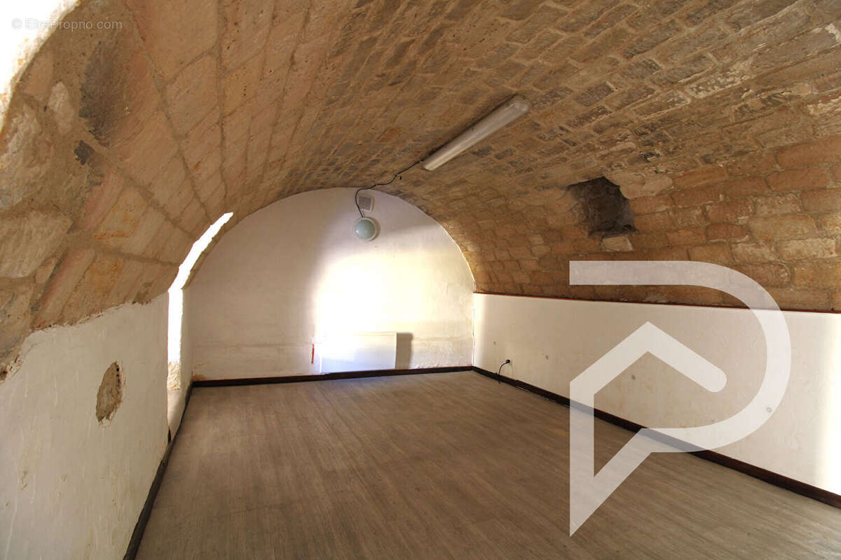 Commerce à PONT-SAINTE-MAXENCE