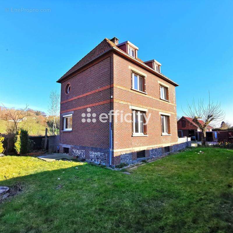 Maison 157 m² à Longueville-Sur-Scie  - photo 2