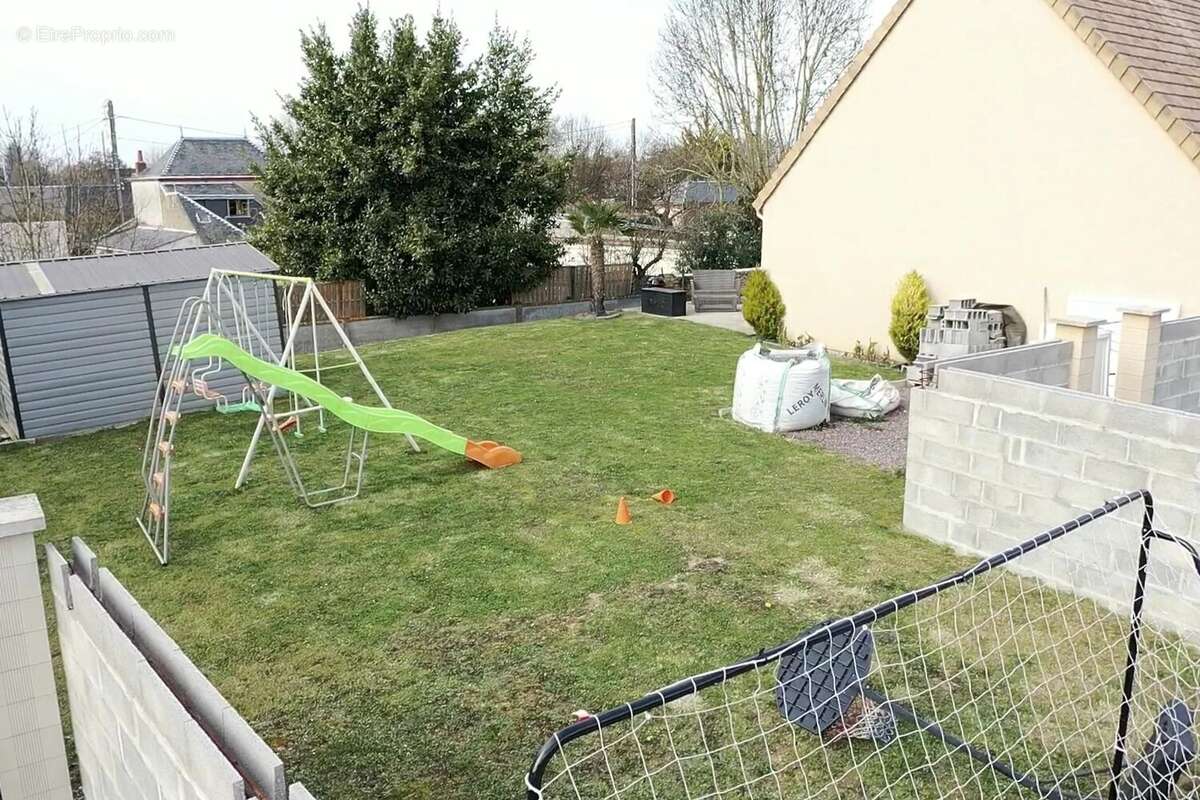 Maison à SAINT-PIERRE-SUR-DIVES