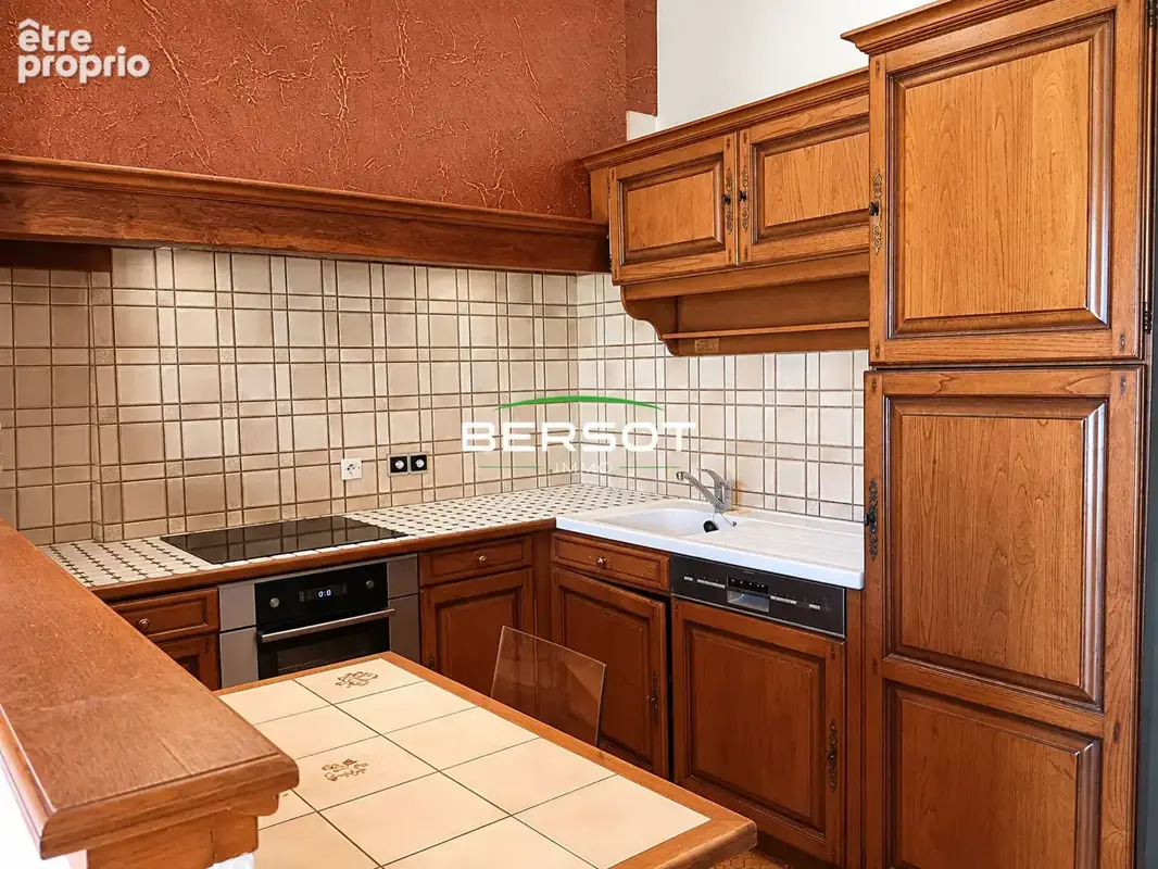 Maison rare et atypique avec un terrain de 2 339 m² - FORT POTENTIEL ! - photo 11