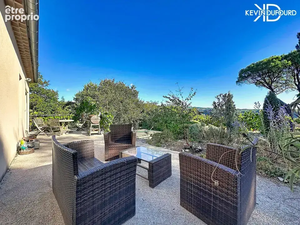 Maison de 135 m² sur un terrain de 6950m² à JOYEUSE - photo 2