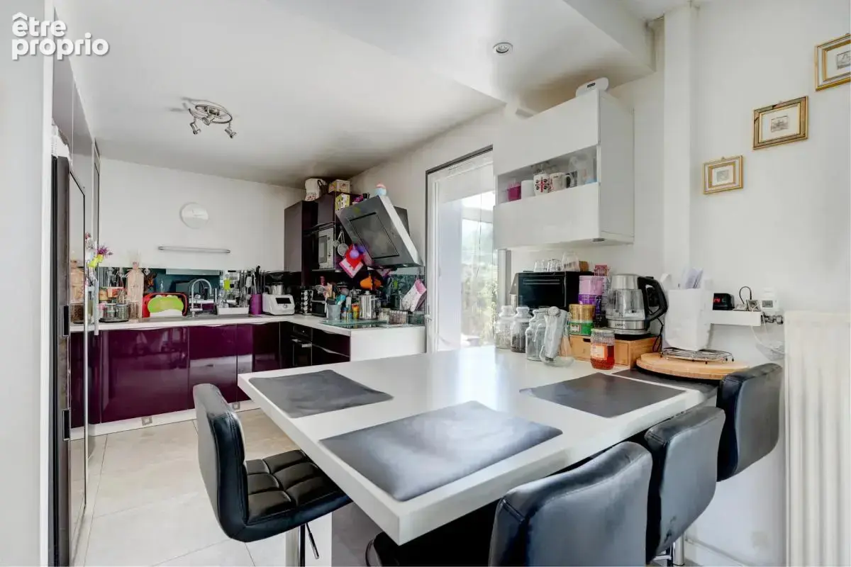 Maison de 4 pièces de 85 m² à Vaulx-en-Velin - photo 2