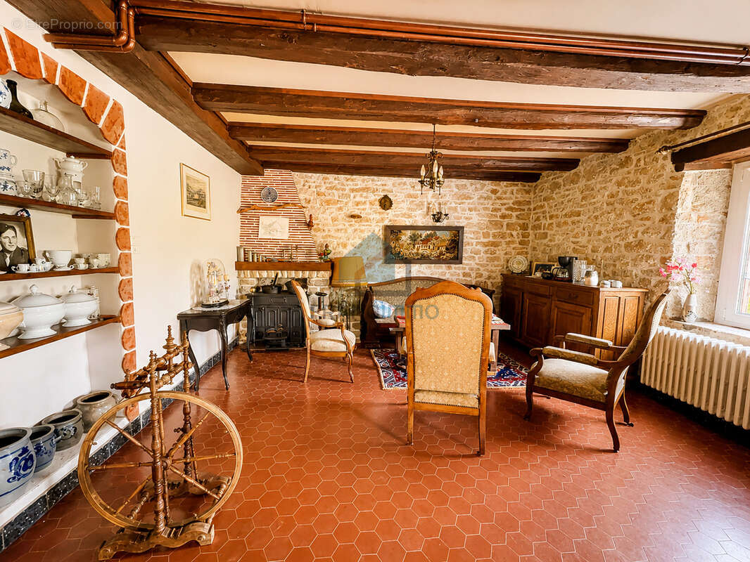 Belleherbe - grande maison avec dependances - photo 10