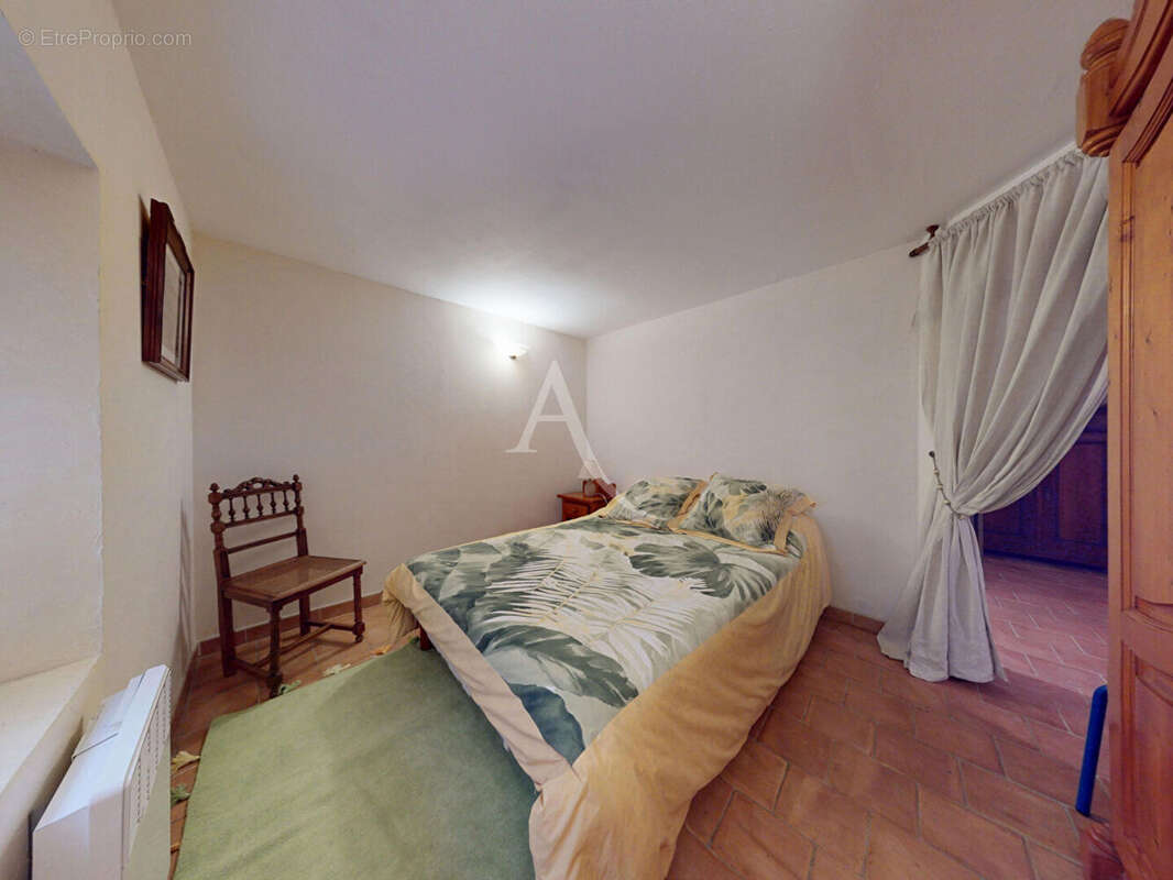 Lagrasse: Coquette maison en pierre avec terrasse - photo 5