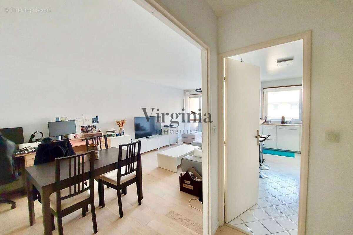 Appartement à CHARENTON-LE-PONT