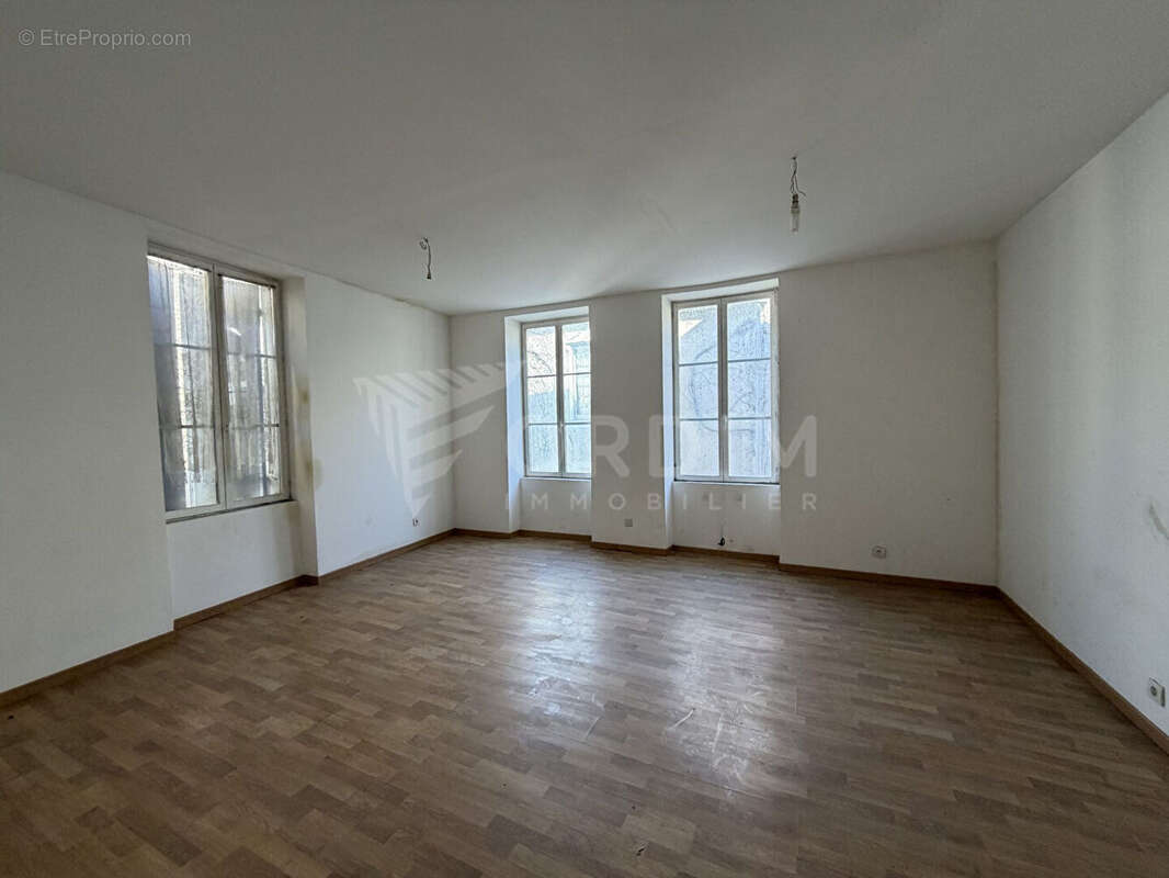 Appartement à LA CHARITE-SUR-LOIRE