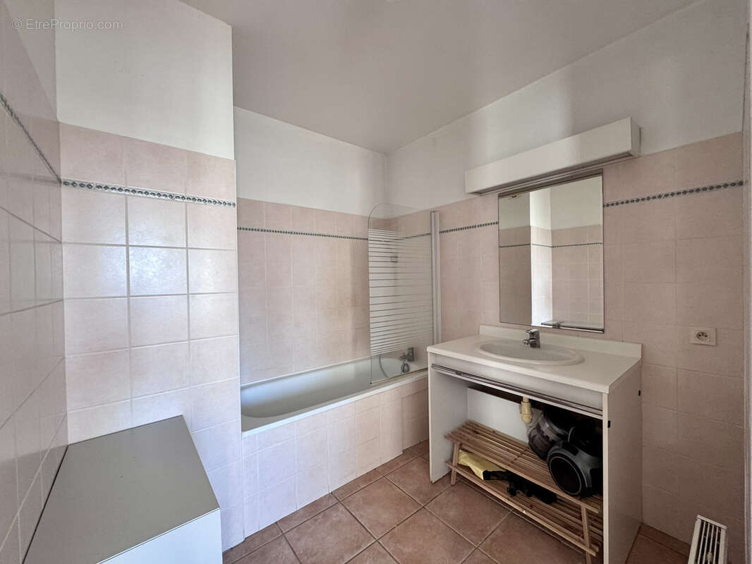 Appartement à L'ISLE-SUR-LA-SORGUE