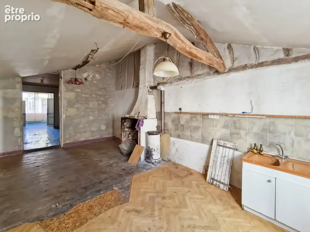 Maison de rue - Immeuble de 205m2 avec cave et jardin à Vic-Fezensac - photo 7