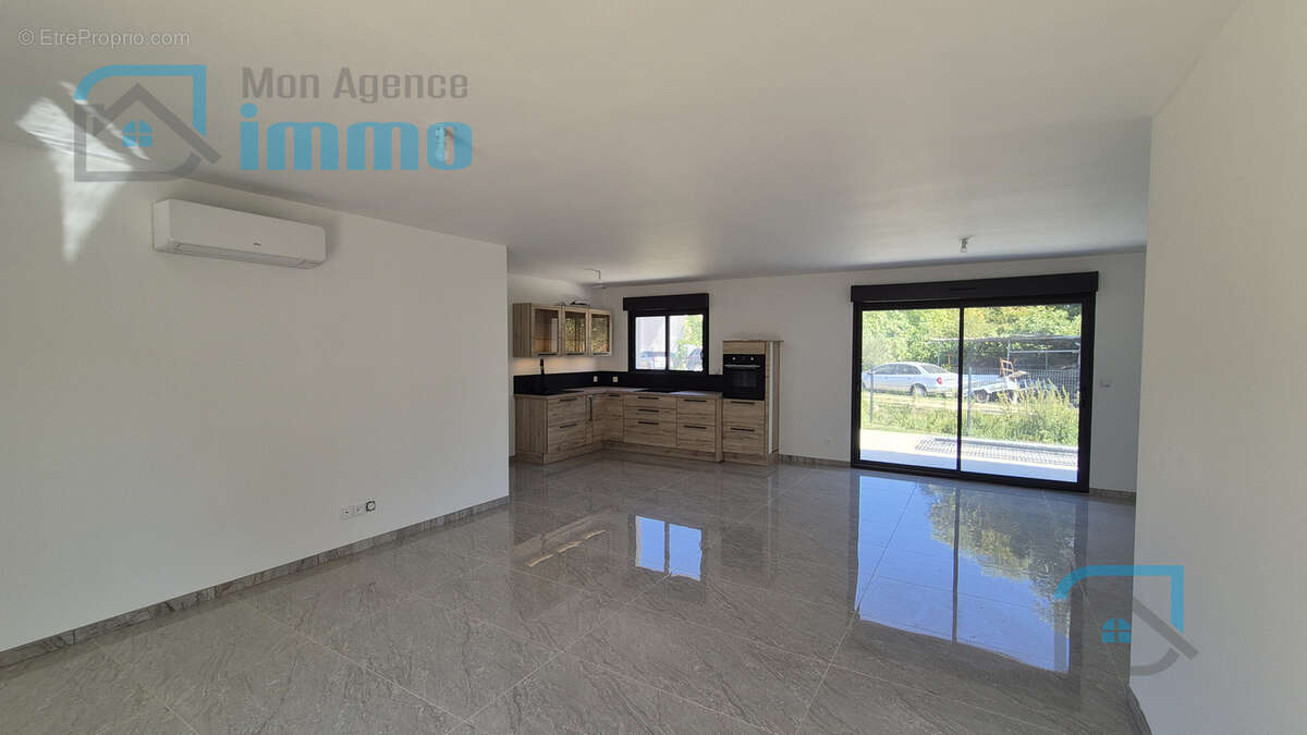 Maison à MEHUN-SUR-YEVRE