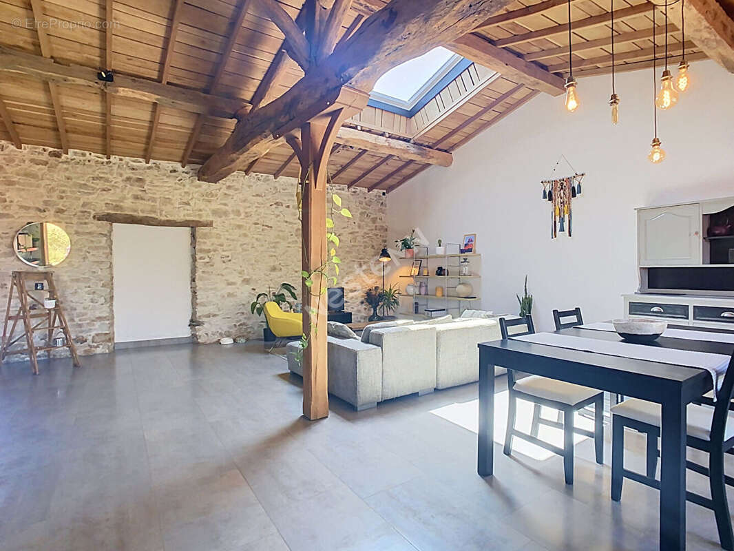 Maison à vendre à Vallet à 1min des commodités, à 1min de l'axe Nantes-Cholet, à 30min de l'aéroport de Nantes atlantique, à 5mi - photo 3