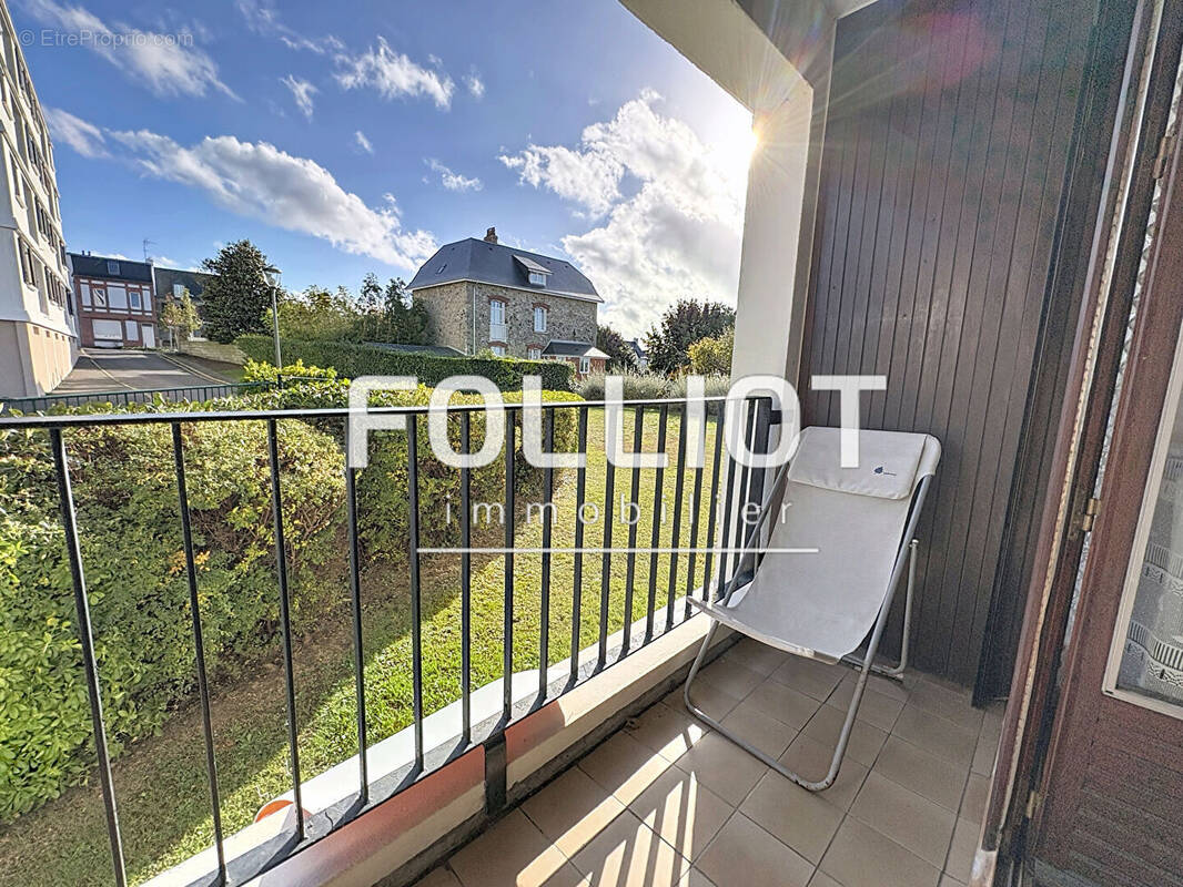 Appartement à DONVILLE-LES-BAINS