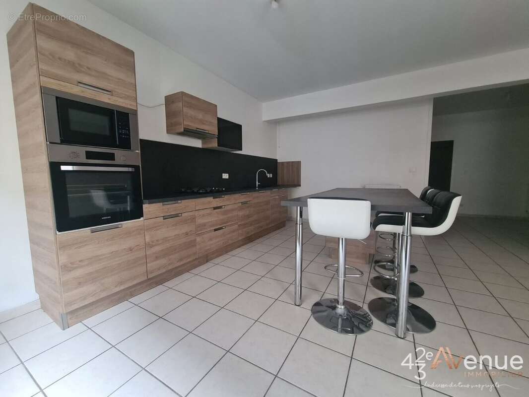 Appartement à SAINT-ETIENNE