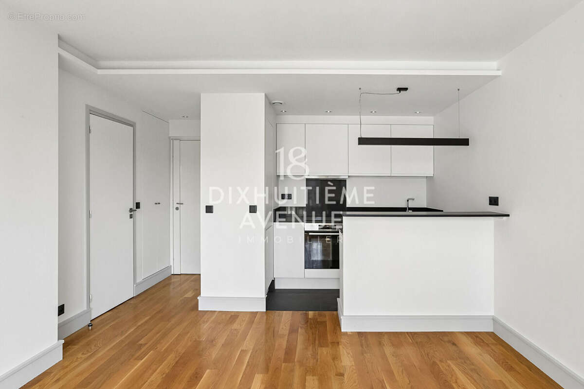 Appartement à PARIS-18E