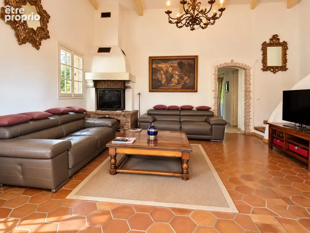 Maison 8 pièces 233 m² à vendre à Roquebrune-Sur-Argens (83520) - photo 8
