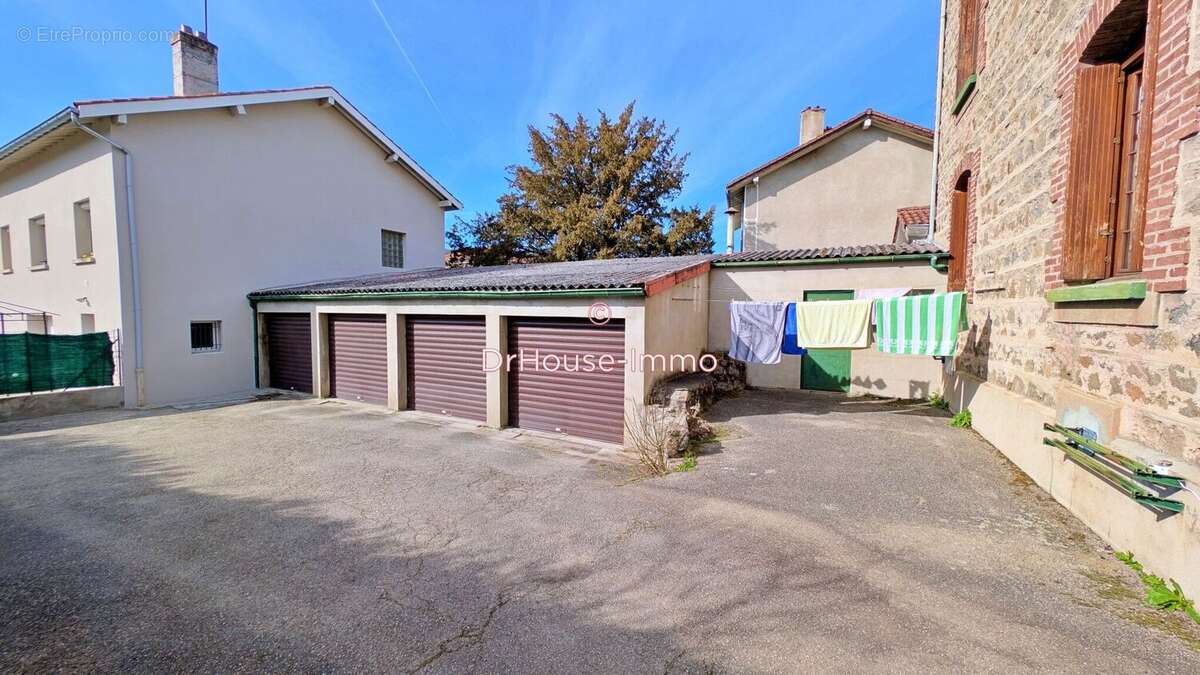 Appartement à UNIEUX