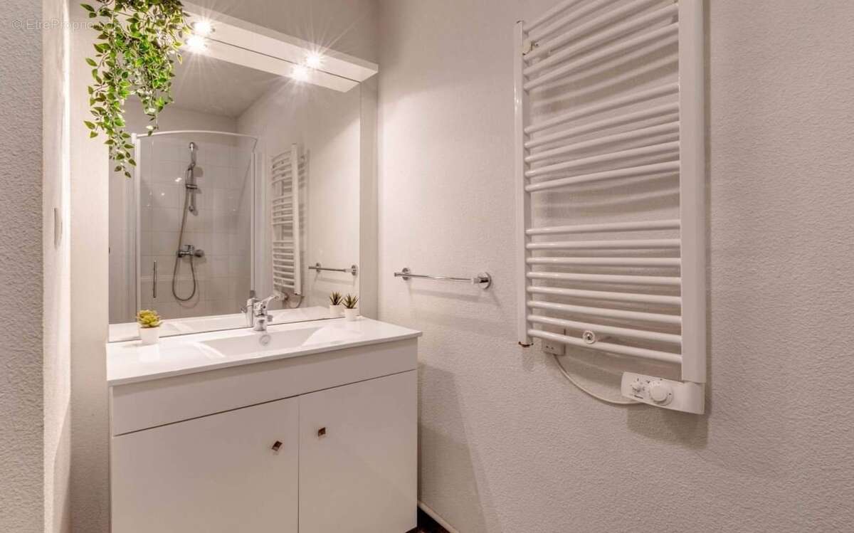 INVESTISSEMENT LOCATIF  CARQUEFOU  Résidence Étudiante Les Arlézines  6.47 % de rentabilité - photo 5