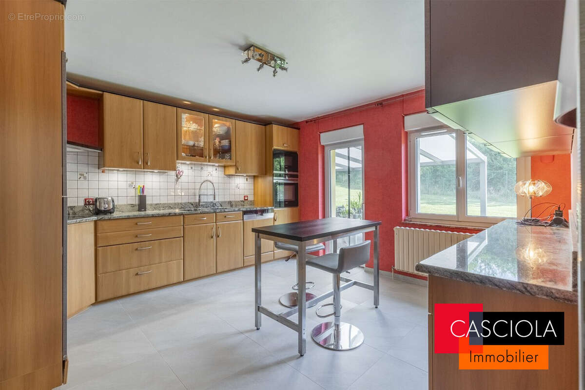 Maison 216 m² à Courcelles-Chaussy  - photo 6