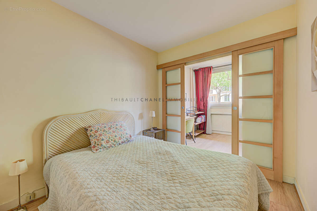Appartement à PARIS-14E
