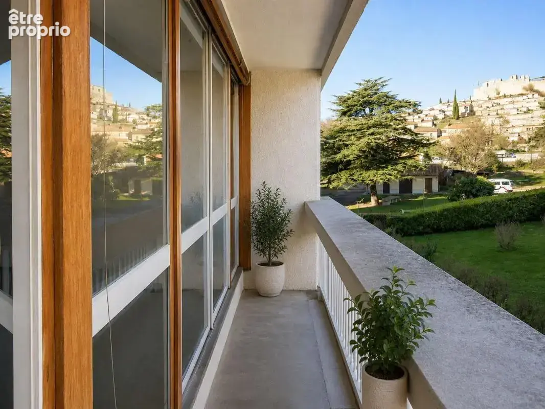 Appartement à GREOUX-LES-BAINS