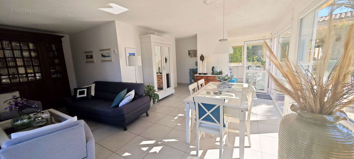 Maison à ROQUEBRUNE-SUR-ARGENS