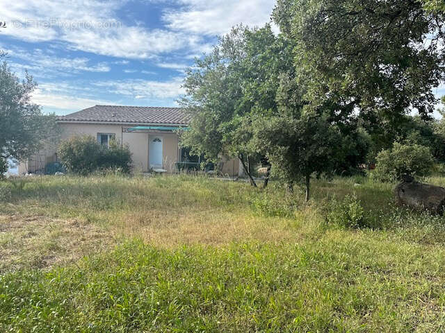 Maison à PERNES-LES-FONTAINES