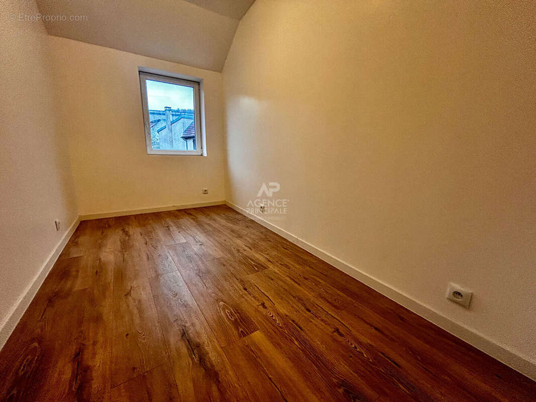 Appartement à VAUX-SUR-SEINE