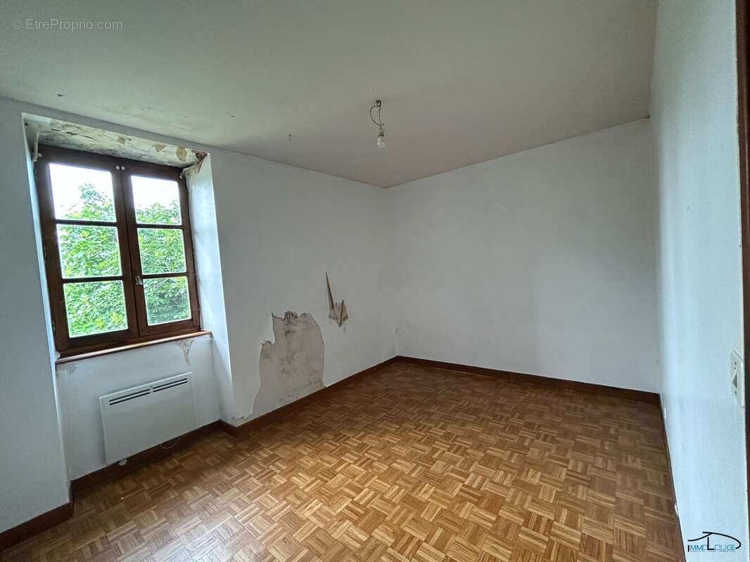 Maison à MONTBAZENS