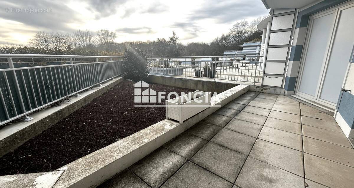 Appartement à MONT-SAINT-AIGNAN