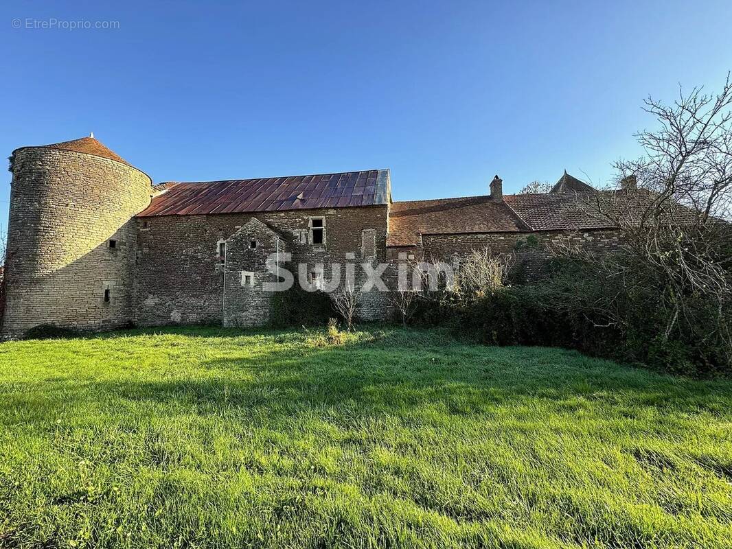 Maison à AVALLON