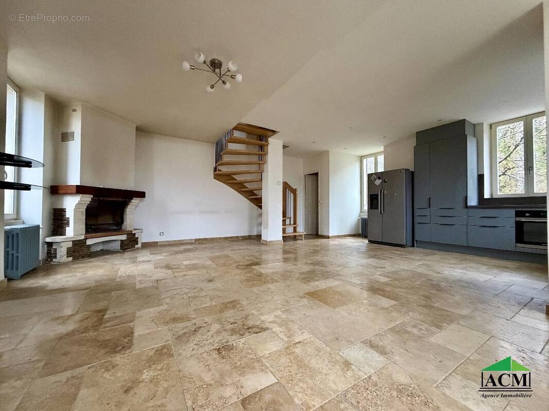 Maison à MERY-SUR-OISE