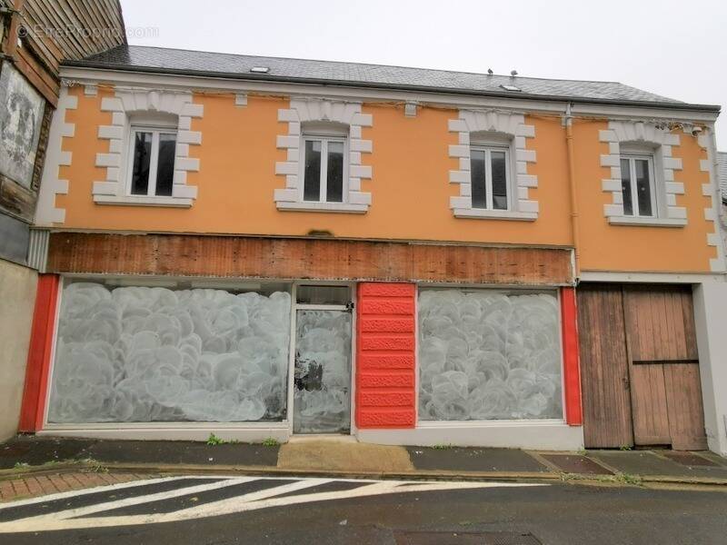 Commerce à BESSE-SUR-BRAYE