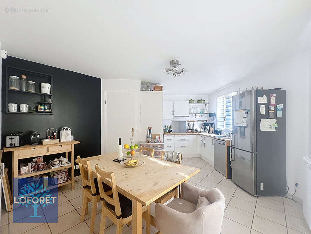 Maison à LE COUDRAY-MONTCEAUX