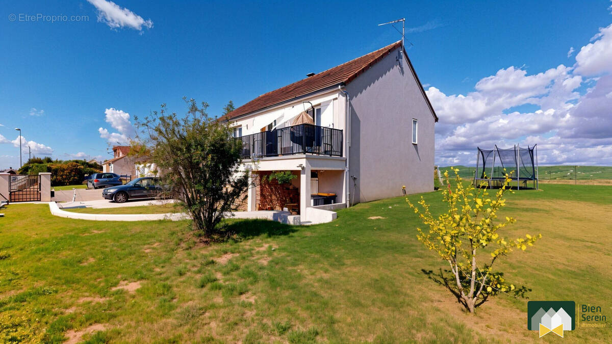 Maison à BERCHERES-SAINT-GERMAIN
