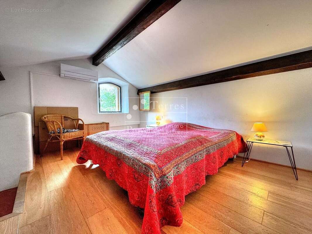 Maison à ENTRECASTEAUX