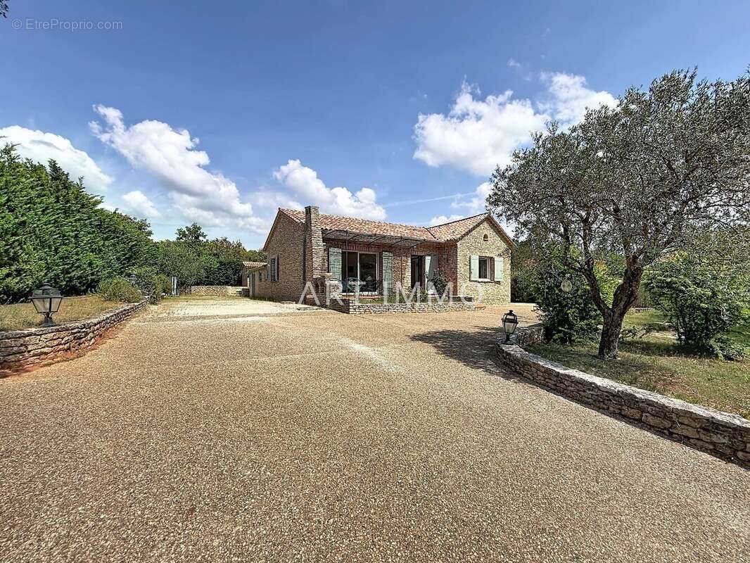 Maison à SAINT-SATURNIN-LES-APT