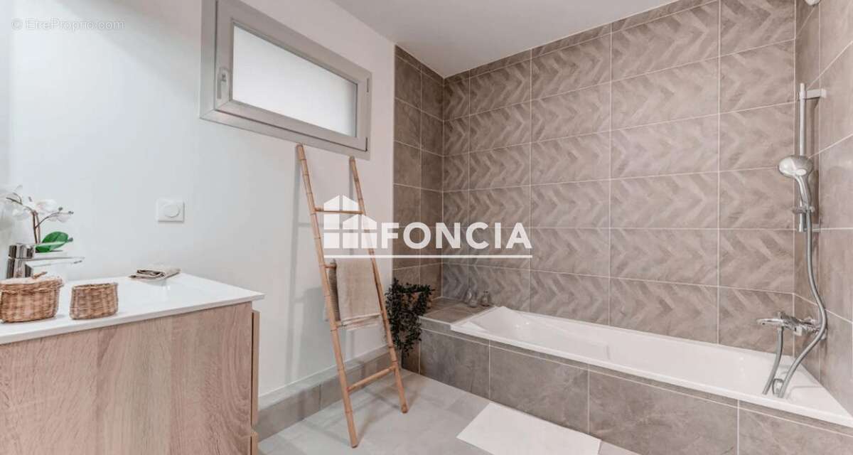Appartement à FLEURIEUX-SUR-L'ARBRESLE