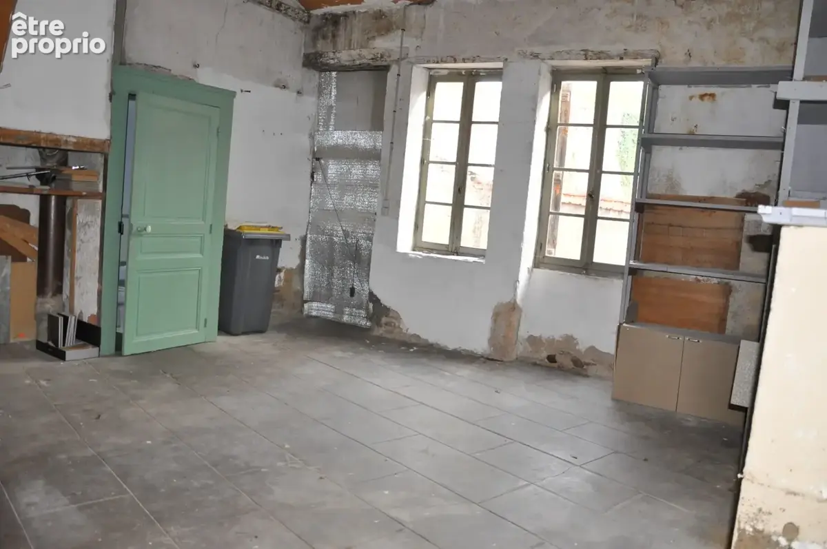 Immeuble de caractère en centre-ville, avec local commercial, duplex et appartement loué - photo 12