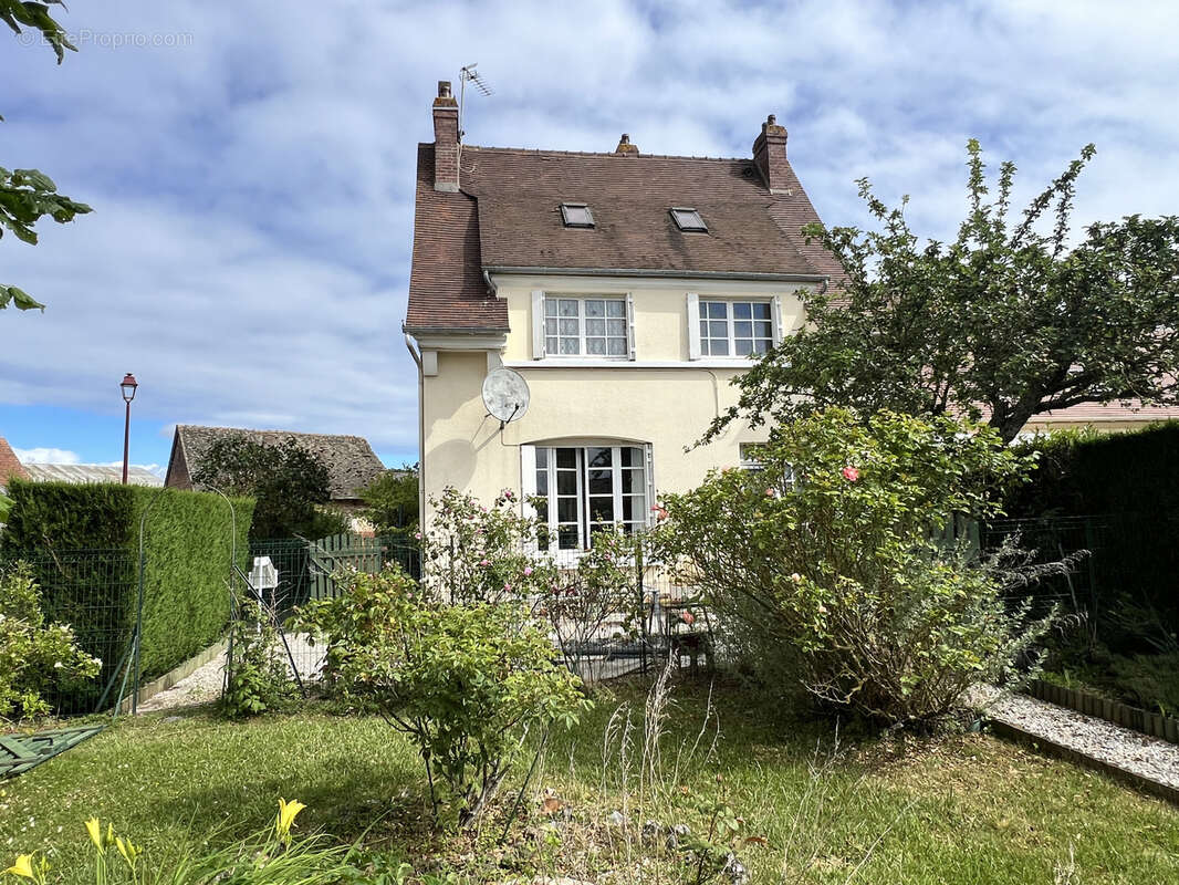 Maison à BU