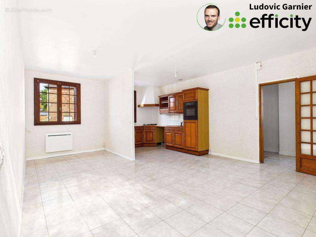 Maison à FOUGEROLLES-DU-PLESSIS