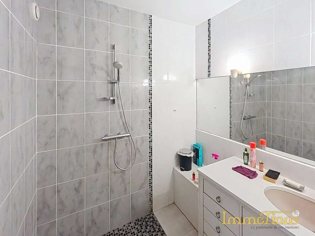 Appartement à ROMANS-SUR-ISERE