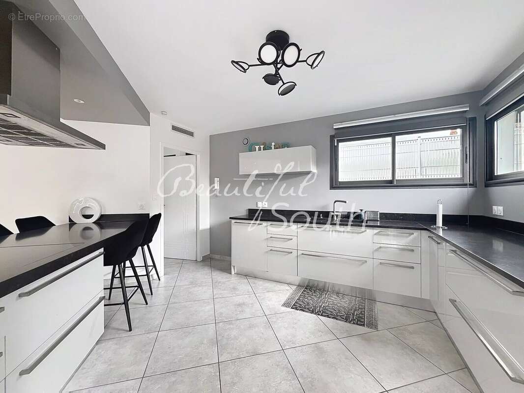 Maison à VILLENEUVE-DE-LA-RAHO