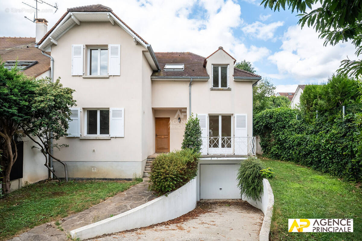 Maison à MAISONS-LAFFITTE