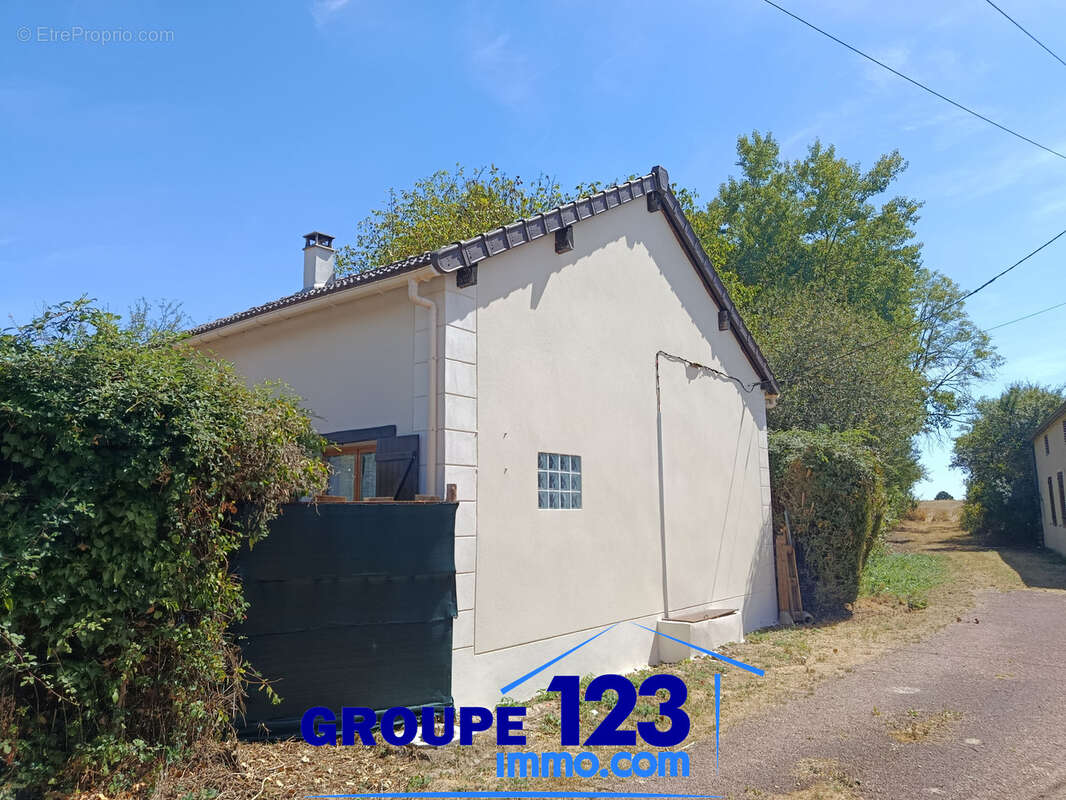 Maison sur terrain clos et boisé de presque 3000 m2. - photo 12