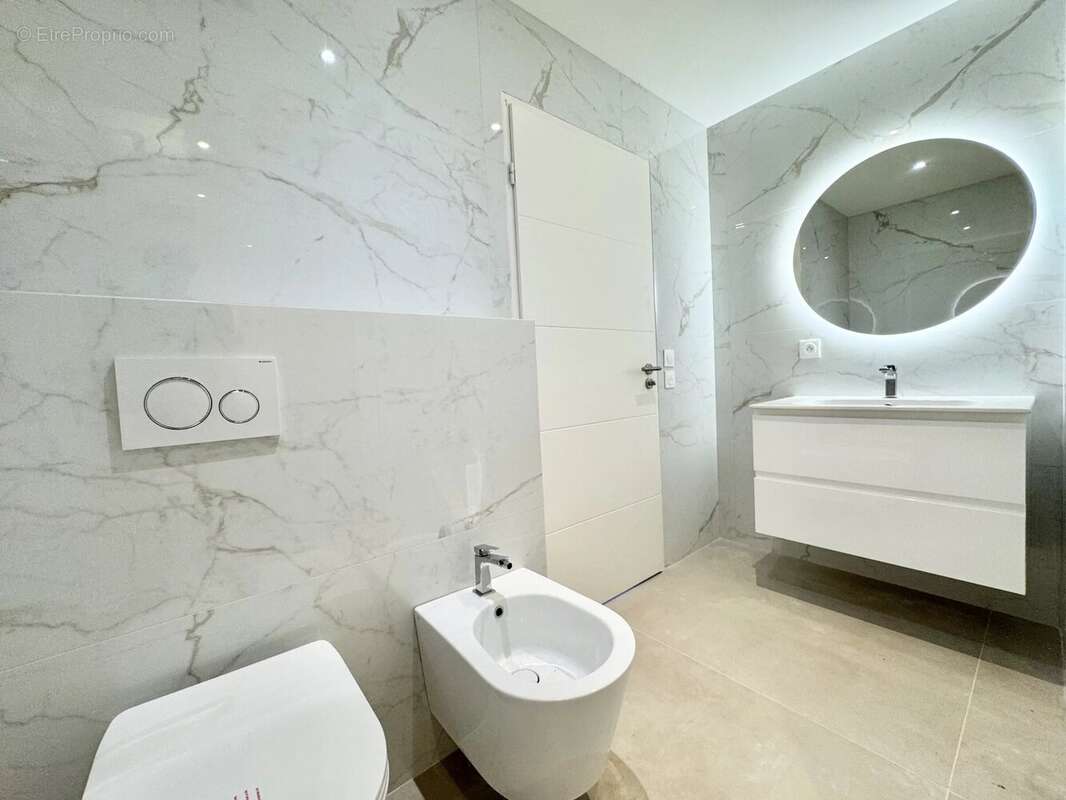 Appartement à ROQUEBRUNE-CAP-MARTIN