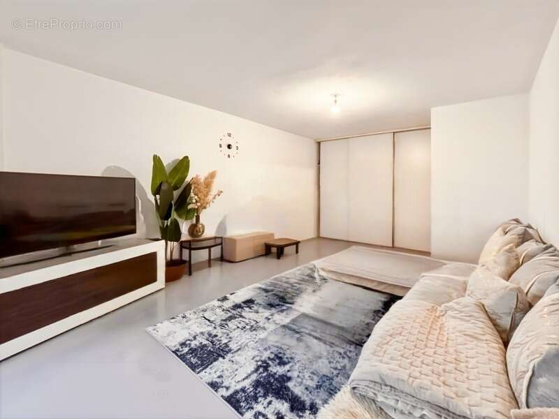 Montpellier Joli T2 avec balcon, piscine et vue jardin - photo 3