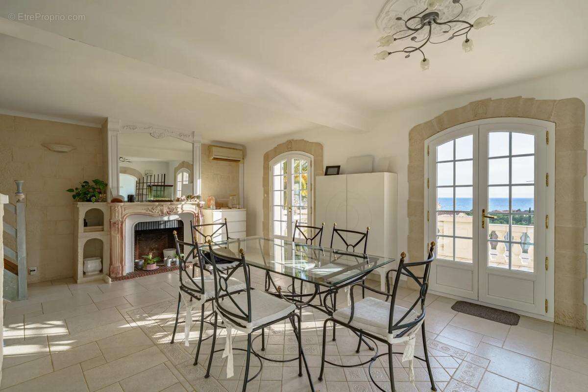 Maison à SAUSSET-LES-PINS